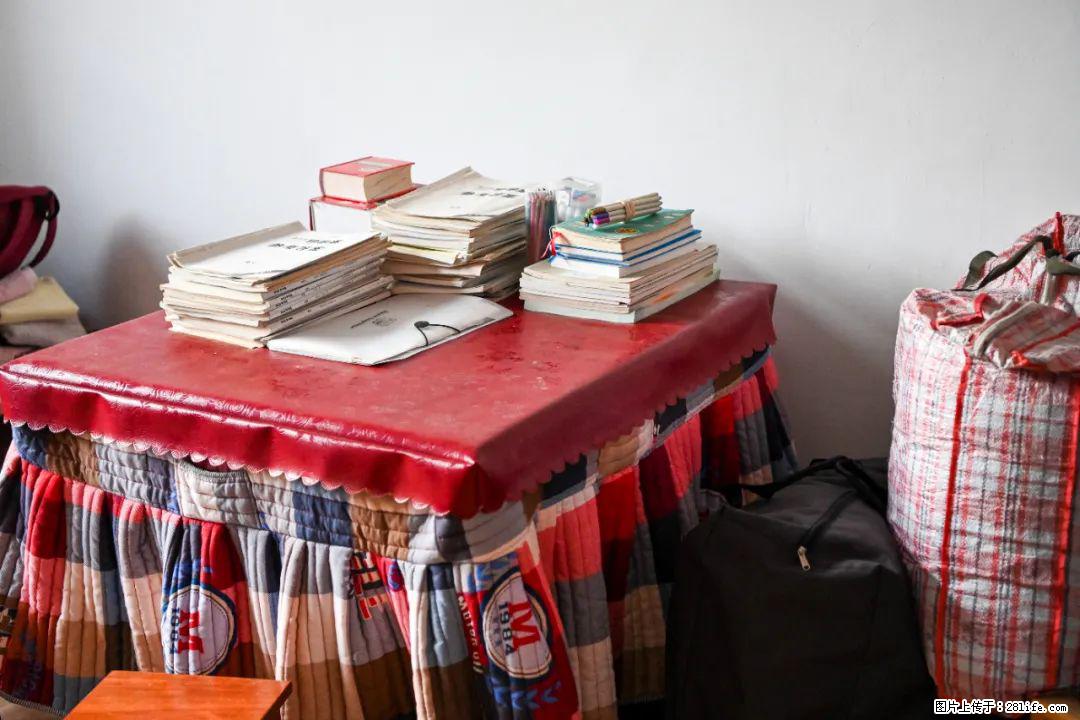 全网追的“扁担女孩”,找了一份暑假工,时薪12元 - 贺州生活资讯 - 贺州28生活网 hezhou.28life.com