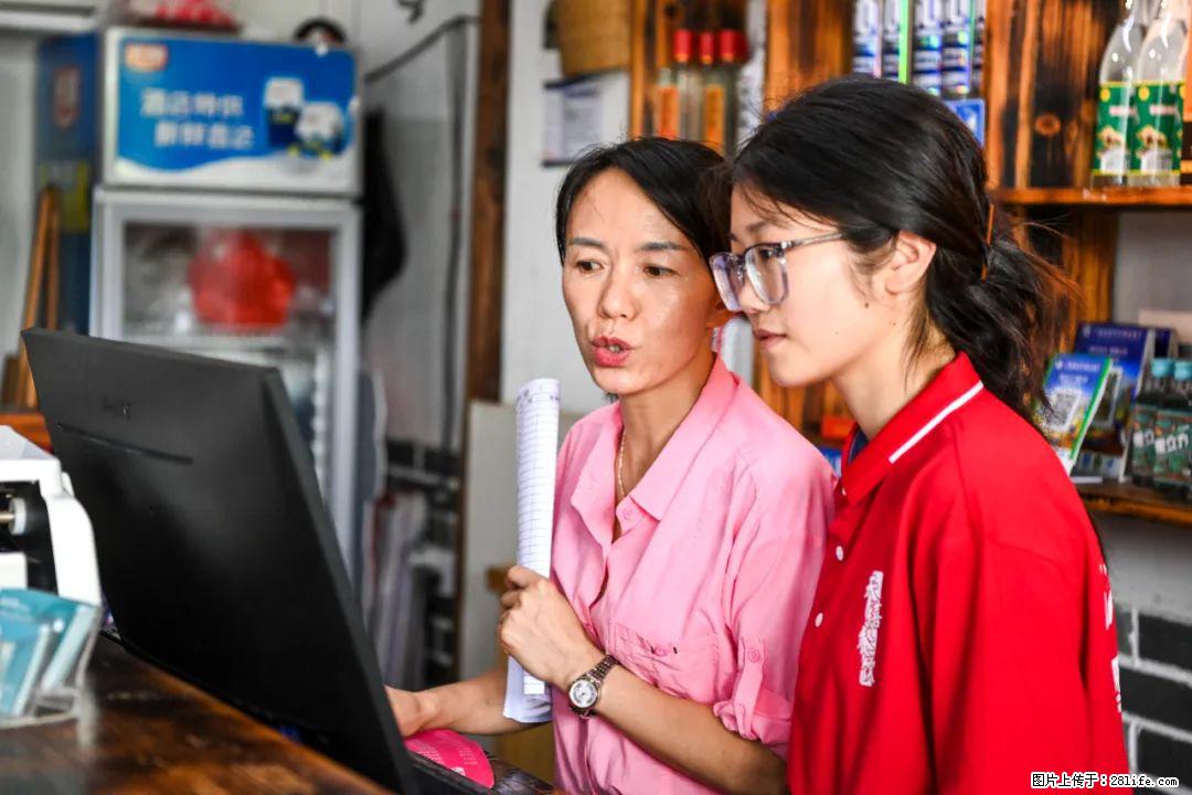 全网追的“扁担女孩”,找了一份暑假工,时薪12元 - 贺州生活资讯 - 贺州28生活网 hezhou.28life.com